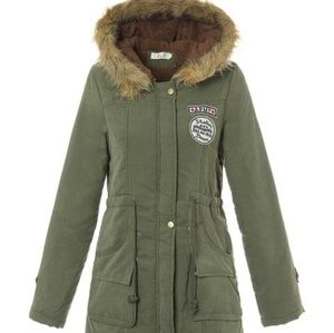 NWT: army green parka size M